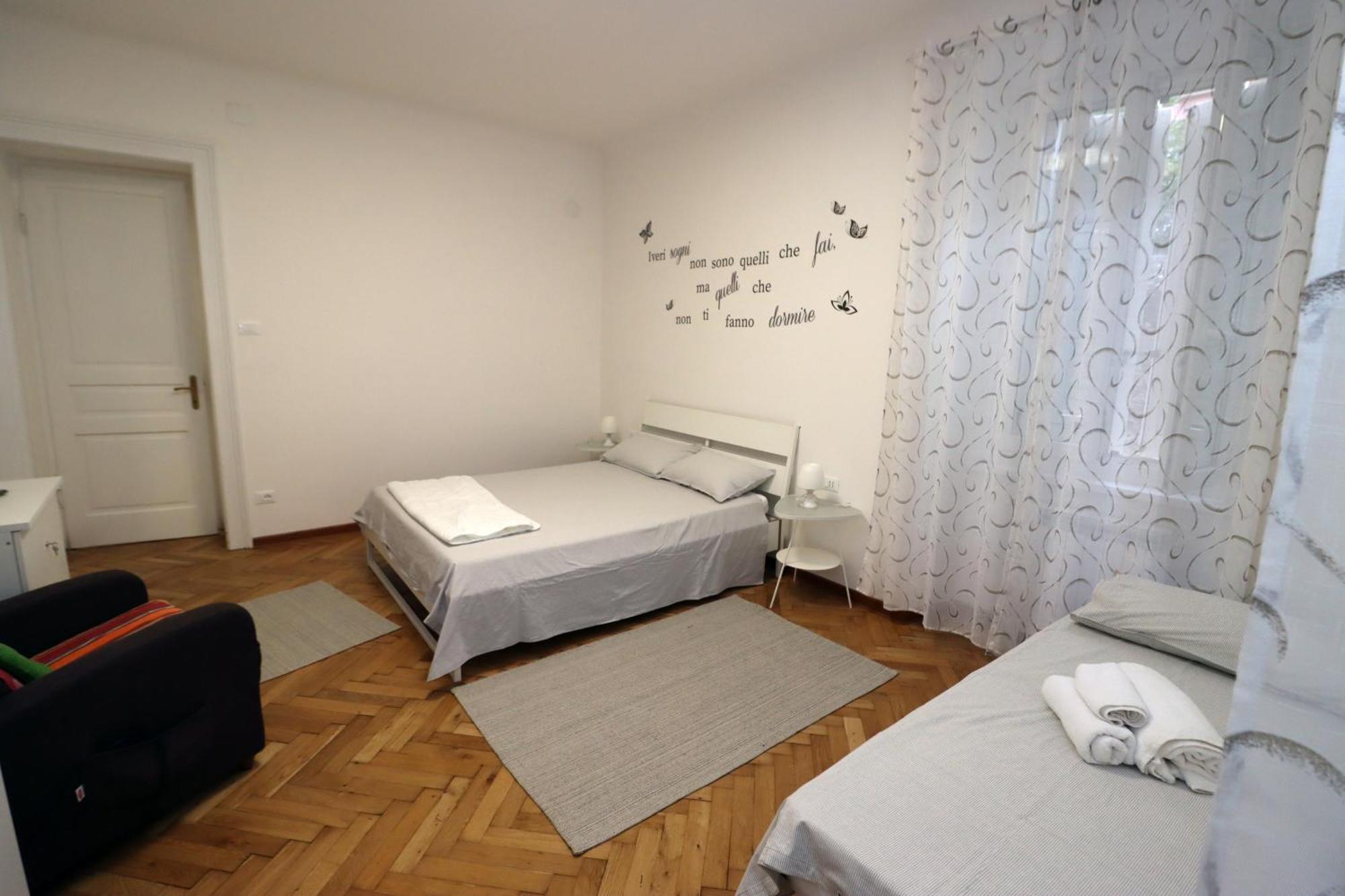 Vignola 6 Lägenhet Trieste Exteriör bild
